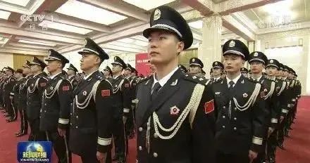 警礼服的配饰安装指南